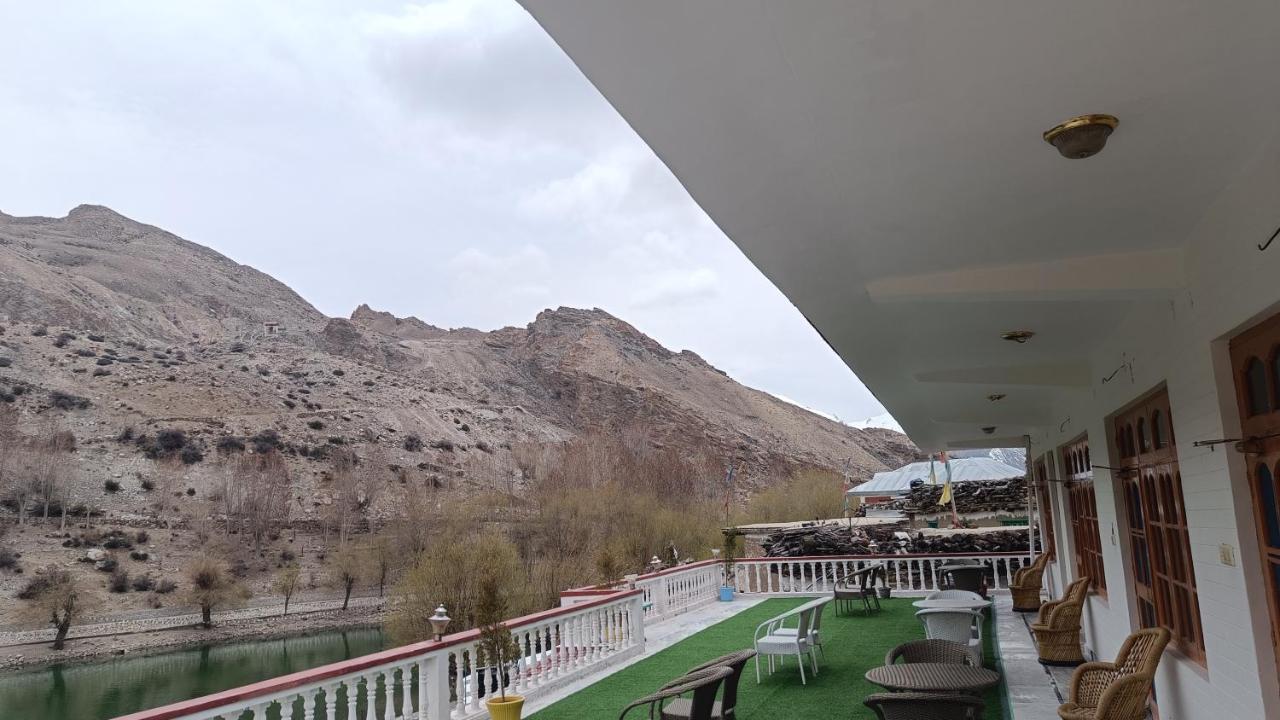 Hotel Lake View Nako 外观 照片