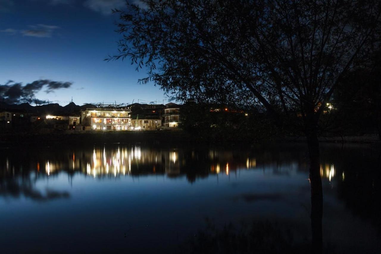 Hotel Lake View Nako 外观 照片
