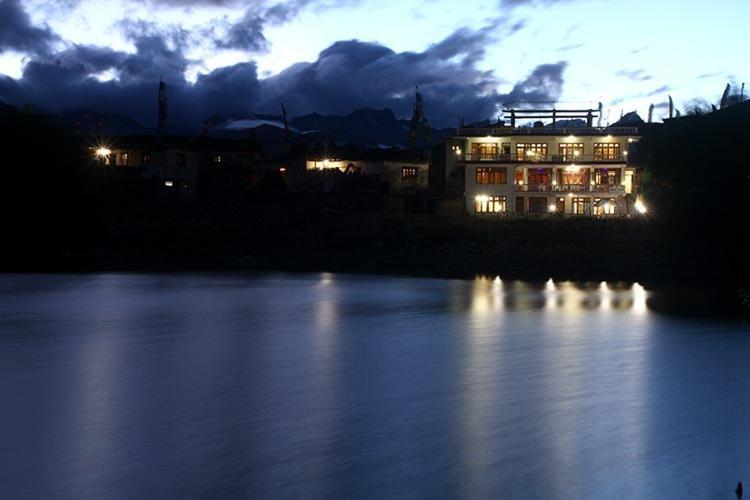 Hotel Lake View Nako 外观 照片